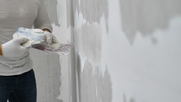 Best Wallpaper Removal and Painting  in Huntsville, TX